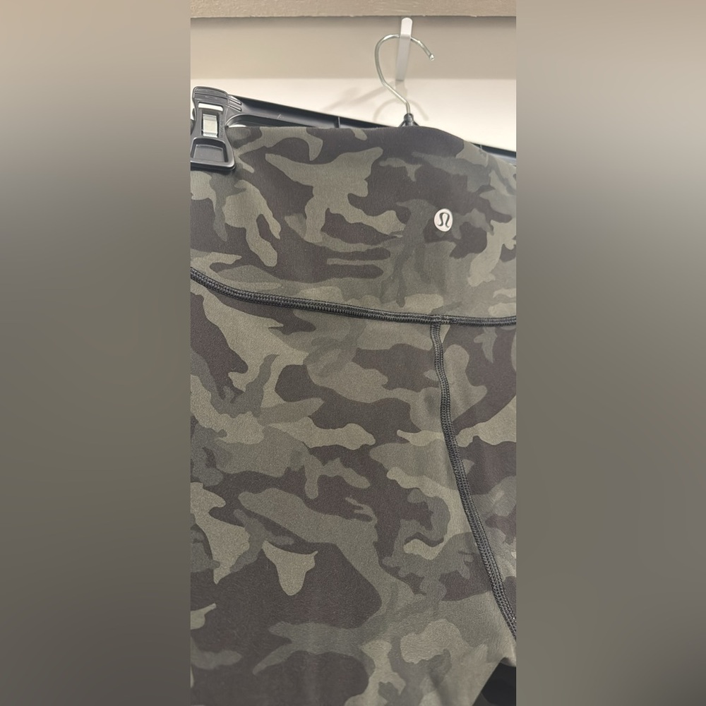 Lululemon WunderUnder Leggings - 8